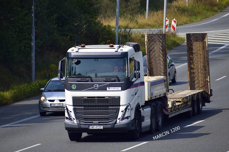 _DSC6581-crop-Eurovia-VOLVO FH V.JPG