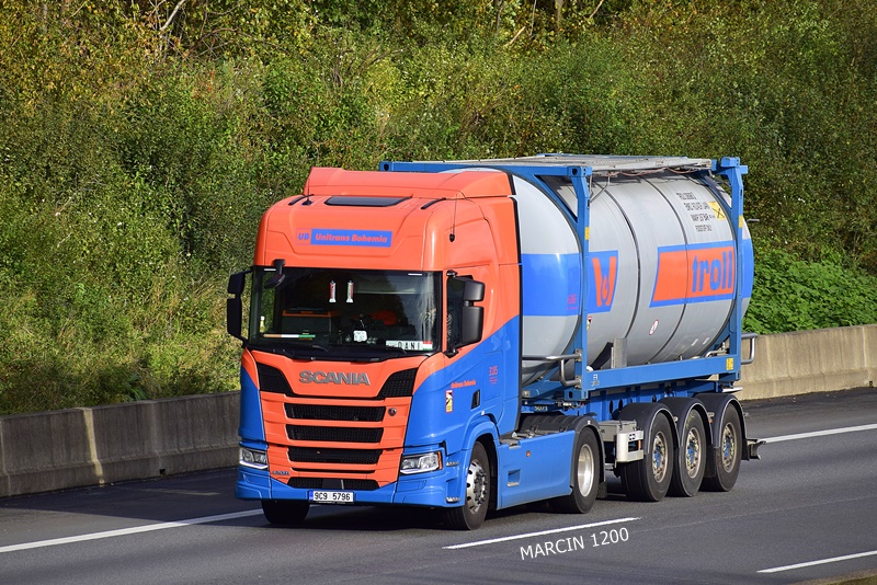 _DSC7942 UNITRANS BOHEMIA-crop-SCANIA R420 NG.JPG