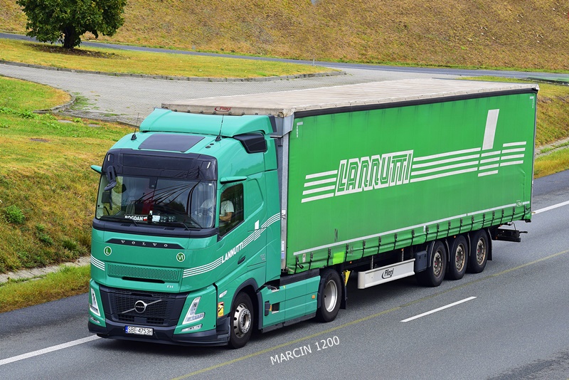 _DSC6918-crop-LANNUTTI-VOLVO AERO.JPG