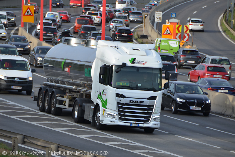 Daf XG_Liverani Group_1073.JPG