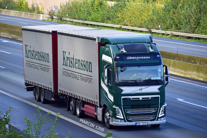 _DSC7599 KRISTENSSON-crop-VOLVO FH IV.JPG