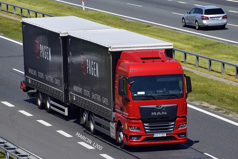 _DSC4429-crop-PAGEN-MAN TGX II.JPG