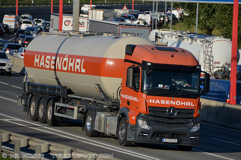Mercedes Benz Actros MP4_Hasenohrl_2989.JPG