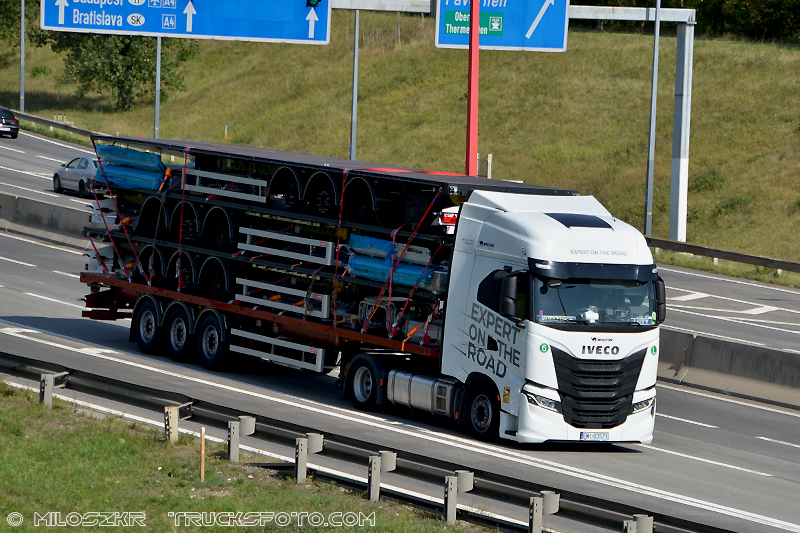 Iveco S-vay_Wielton_1859.JPG