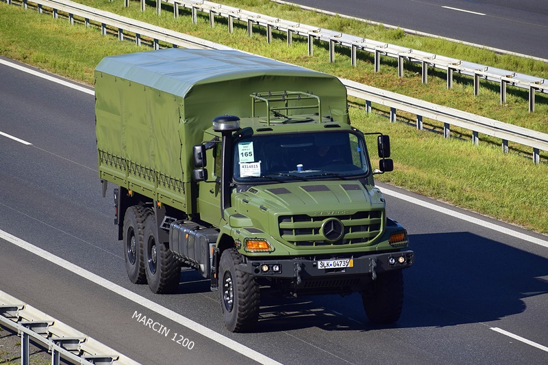 _DSC7104-crop-Mercedes-Benz Zetros.JPG