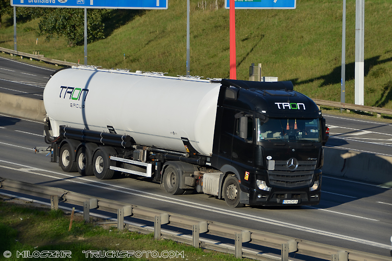 Mercedes Benz Actros MP4_Tron_3593.JPG