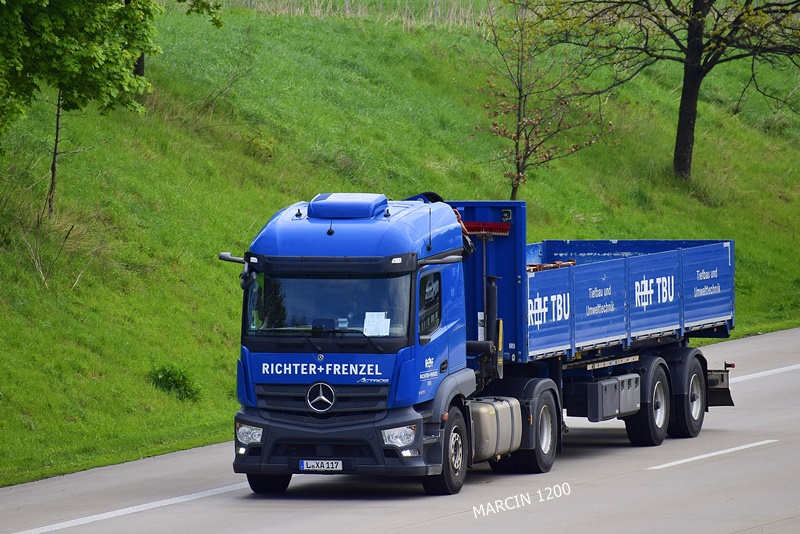 _DSC1386 RICHTER-crop-ACTROS.JPG