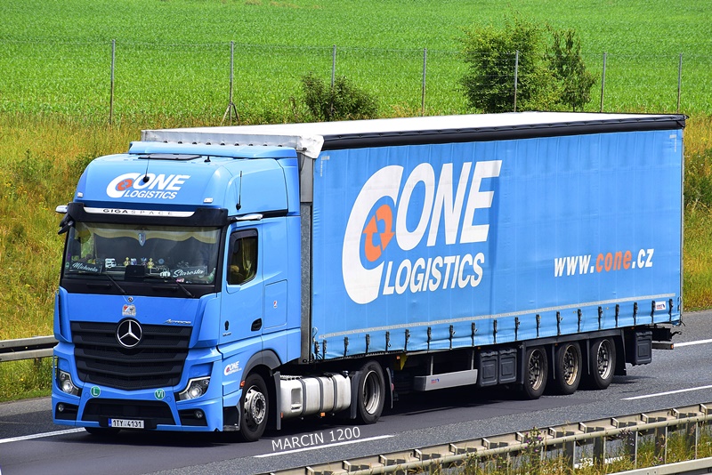 _DSC3799-crop-Mercedes Benz Actros MP5-Cone.JPG