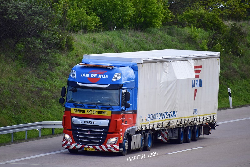 _DSC2622 JAN DE RIJK-crop-DAF XF 106 II.JPG