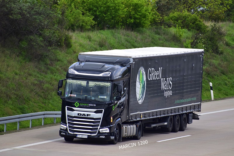 _DSC1989 GREEN WAYS-crop-DAF XG.JPG