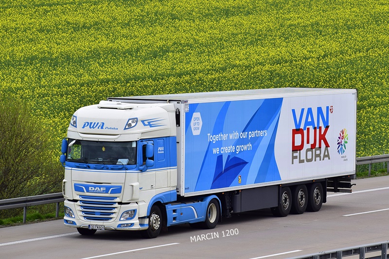 _DSC1648 PWA-crop-DAF XF 106 II.JPG