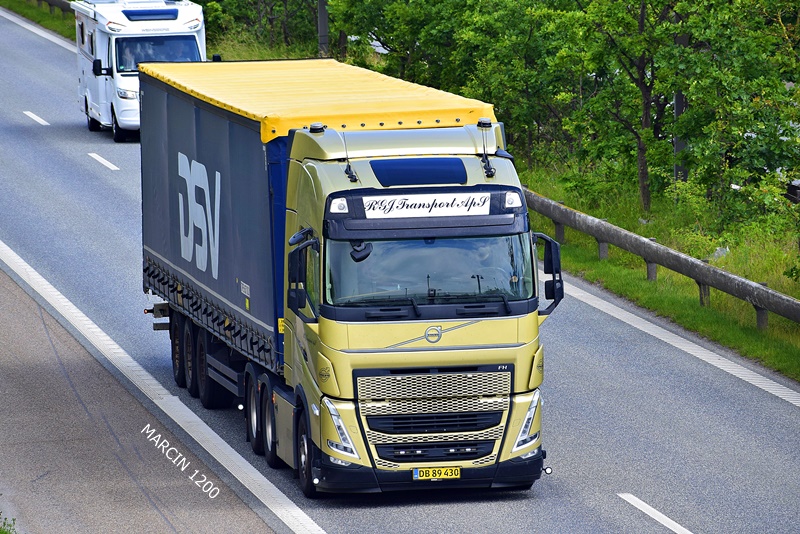 _DSC4804 RGJ TRANSPORT-crop-VOLVO FH V.JPG