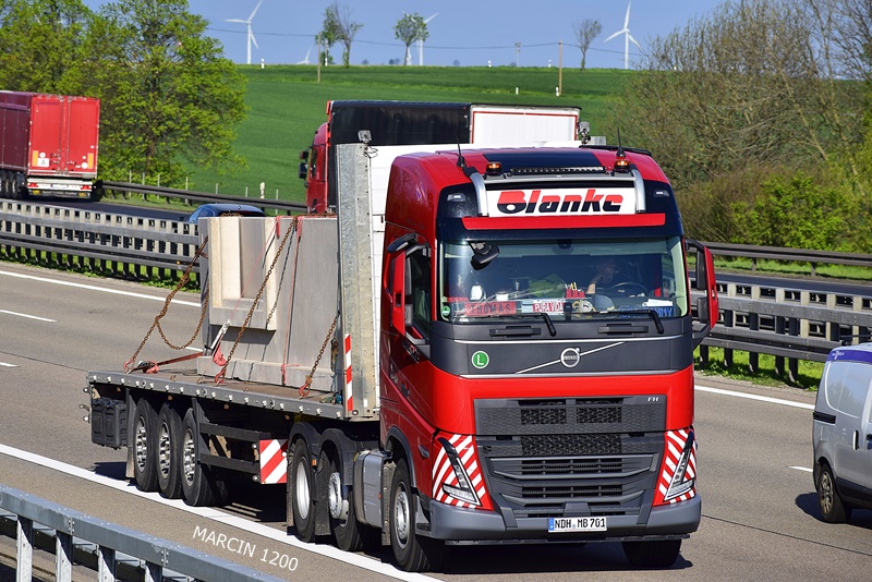 _DSC2463 BLANKE-crop-VOLVO FH V.JPG