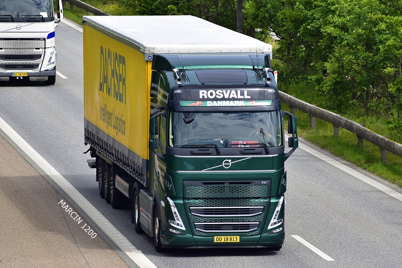 _DSC4944 ROSVALL-crop-VOLVO FH V.JPG