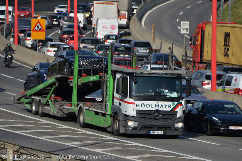 Mercedes Benz Actros_Hodlmayr_2179.JPG