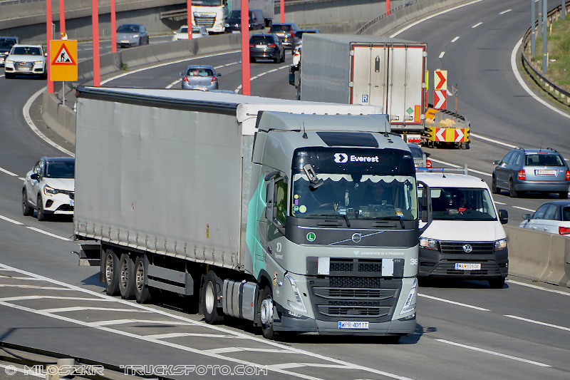 Volvo FH5_Everest Sierpc_3139.JPG