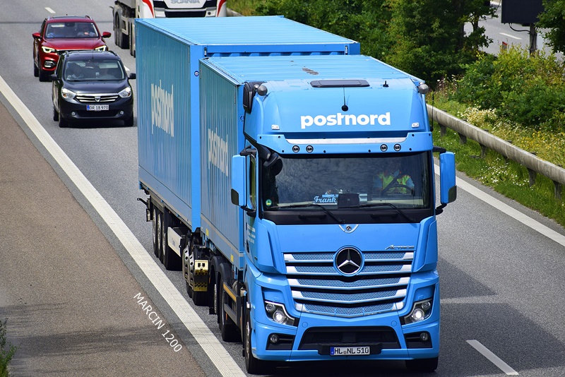 _DSC4624 POSTNORD-crop-Mercedes-Benz Actros MP5.JPG