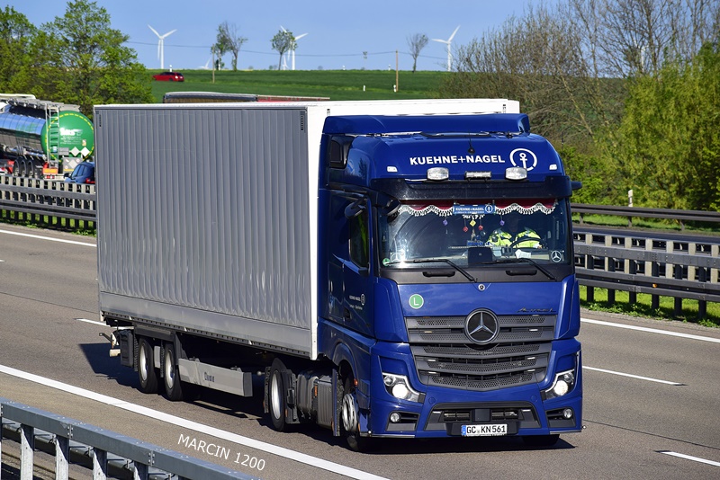 _DSC2427 KUEHNE+NAGEL-crop-Mercedes-Benz ActrosL MP5.JPG