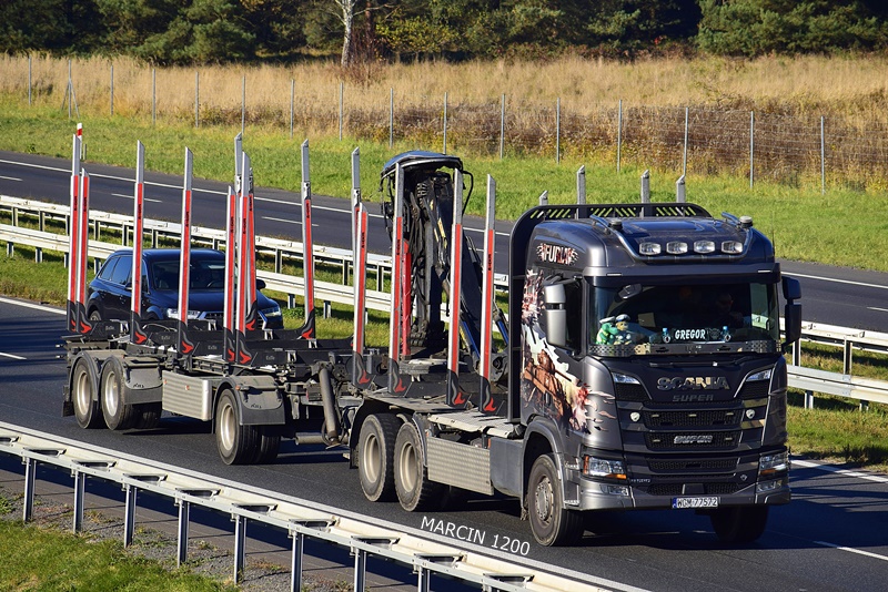 _DSC8884-crop-JANICKI-SCANIA R520 V8-FURIA.JPG