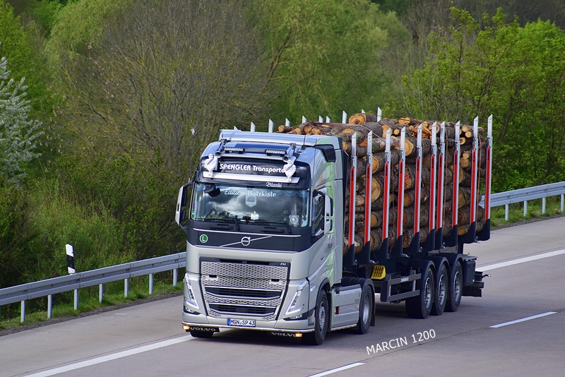 _DSC2524 SPENGLER TRANSPORTE-crop-VOLVO FH V.JPG