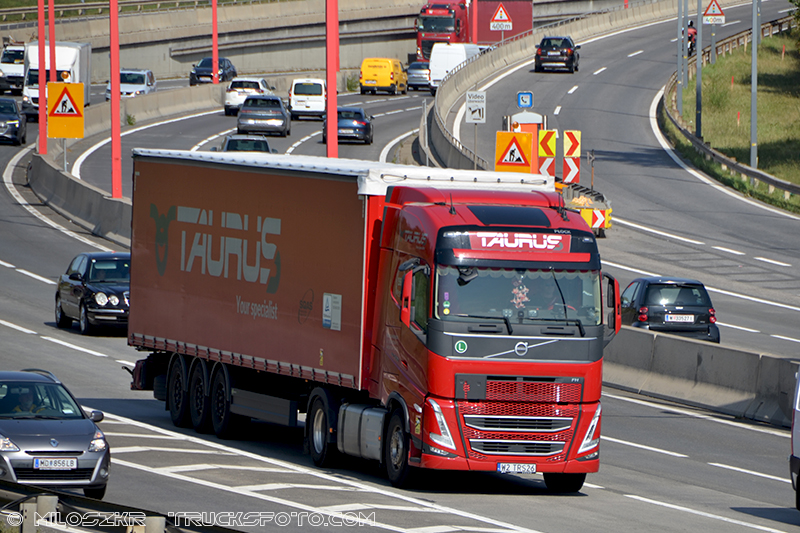 Volvo FH5_Taurus_1894.JPG
