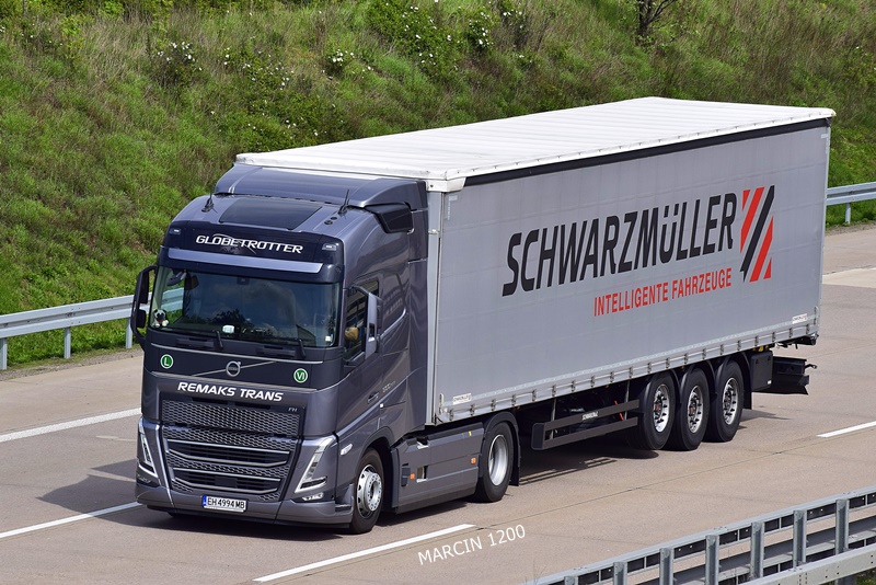_DSC1915 REMAKS TRANS-crop-VOLVO FH V.JPG