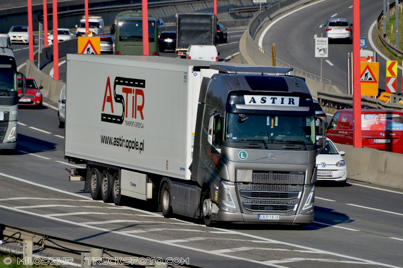 Volvo FH5_Astir_2832.JPG