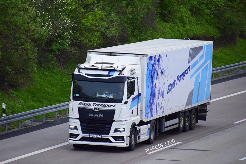 _DSC2282 BLANK TRANSPORT-crop-MAN TGX II.JPG