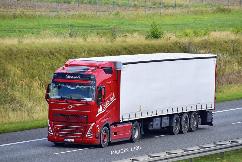 _DSC6109-crop-Štěpán Hutník-VOLVO FH V.JPG