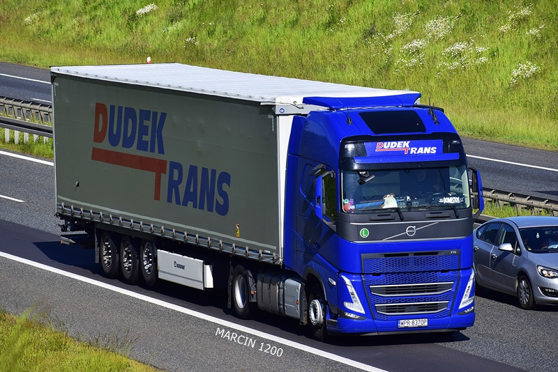 _DSC00011 (763)-crop-DUDEK TRANS-VOLVO FH V.JPG