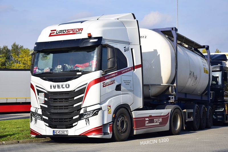 _DSC00011 (2640)-crop-Eurospeda-IVECO S-WAY.JPG
