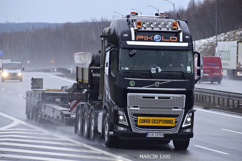 _DSC00011 (2740)-crop-PIKOLO-VOLVO FH16.JPG