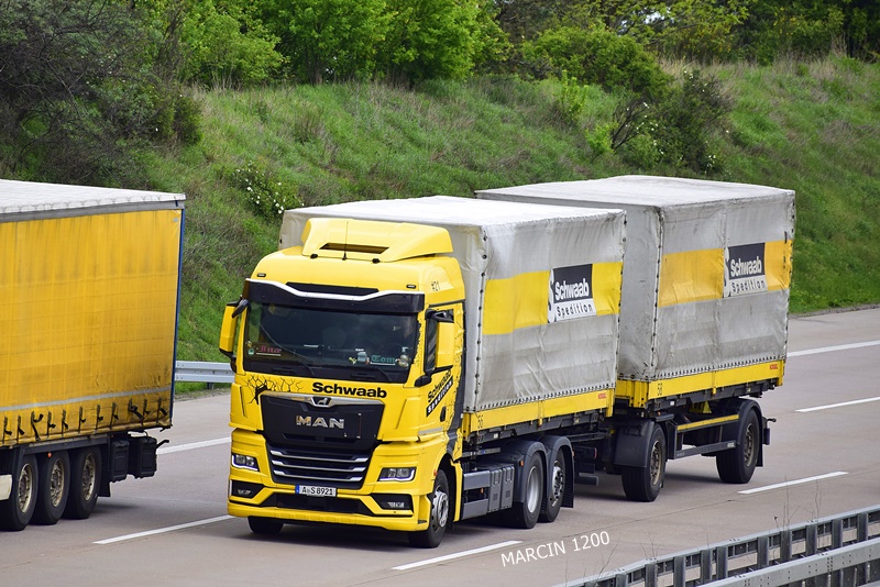_DSC1817 SCHWAAB-crop-MAN TGX II.JPG