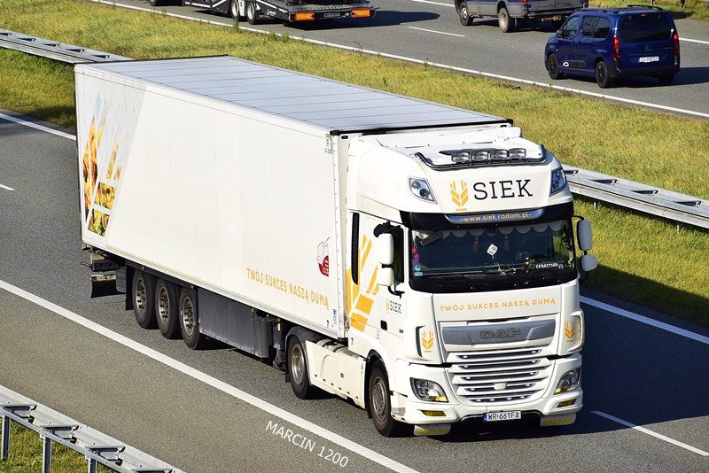 _DSC00011 (1833)-crop-SIEK-DAF XF 106 II.JPG