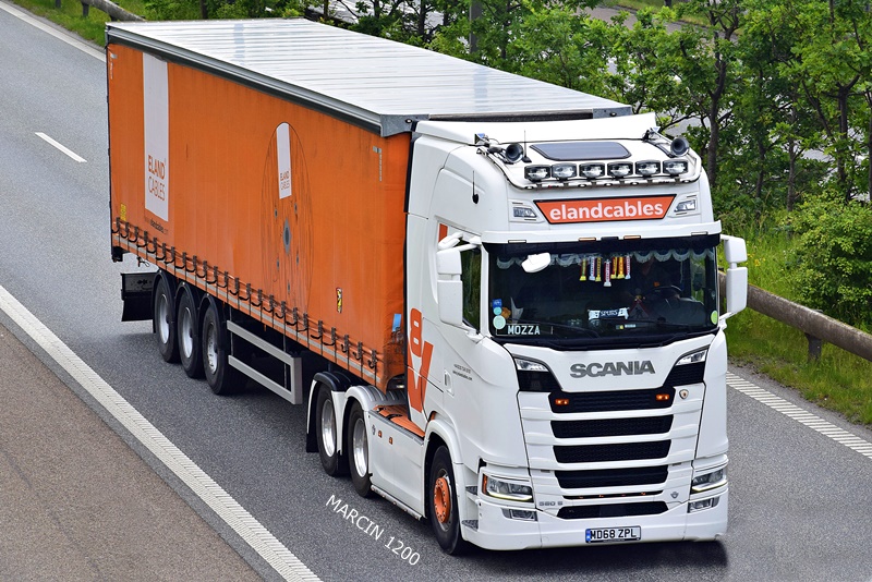 _DSC4496 ELANDCABLES-crop-SCANIA S580 V8.JPG