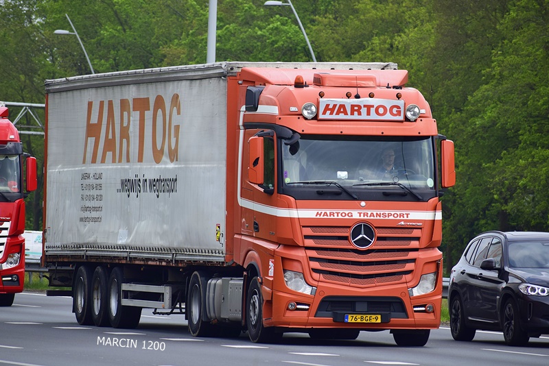 _DSC3181 HARTOG-crop-Mercedes-Benz Actros MP4.JPG