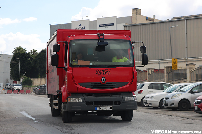 Renault Midlum - Coca-Cola.jpg