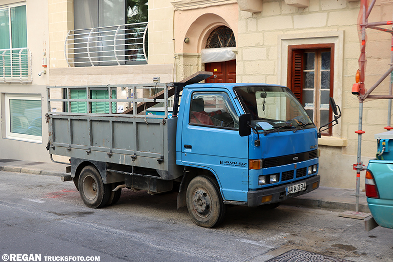 Isuzu ELF.jpg