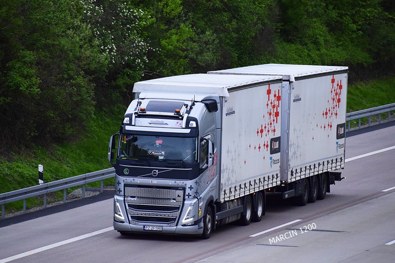 _DSC2335 GOŹLIŃSKI-crop-VOLVO FH V-TRIDEM.JPG