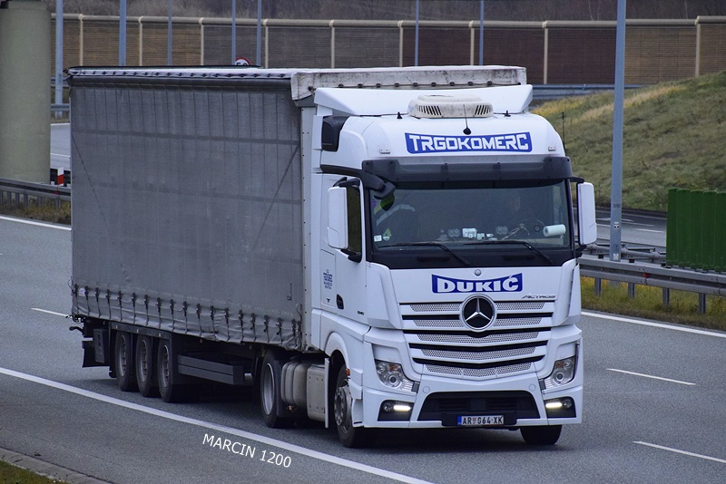 _DSC0026-crop-Trgokomerc Dukic-ACTROS MP IV.JPG