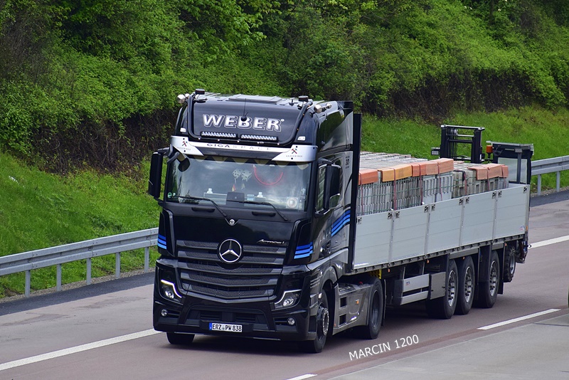 _DSC1182 WEBER-crop-Mercedes-Benz ActrosL MP5.JPG