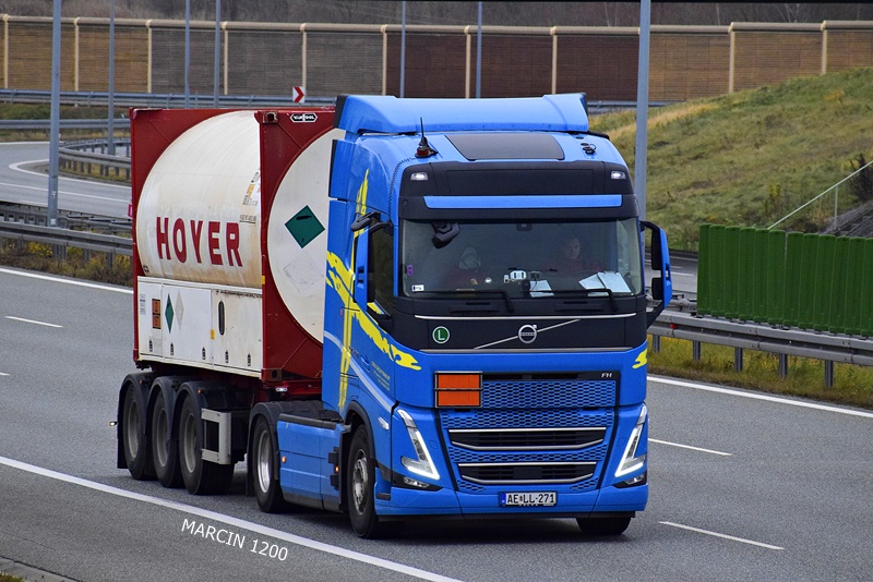 _DSC9985-crop-Zozó Trans-VOLVO FH V.JPG