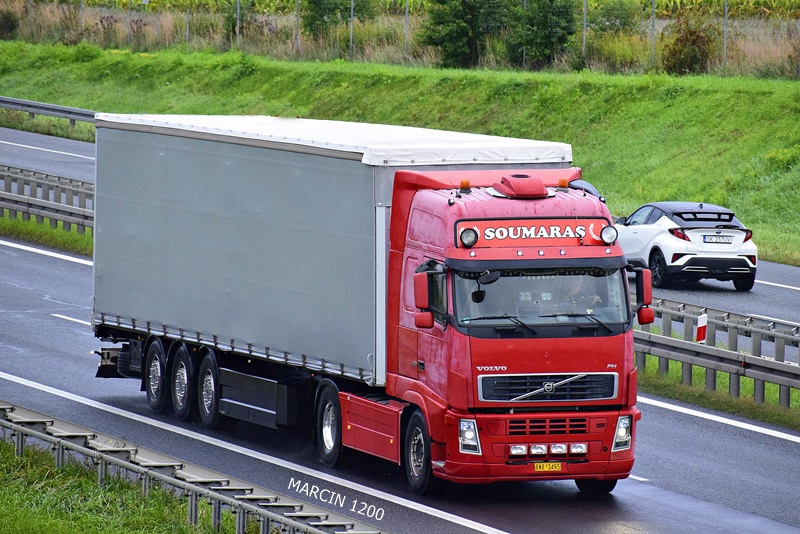 _DSC6885-crop-soumaras-VOLVO FH II.JPG