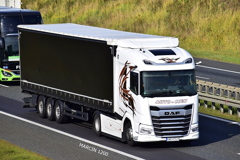 _DSC00011 (1864)-crop-AUTO-MEN DAF XG.JPG