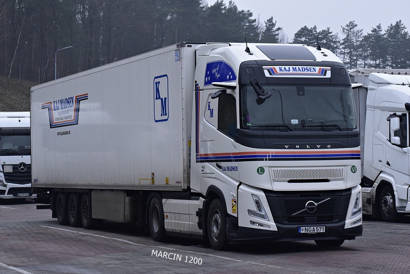 _DSC0065-crop-KAJ MADSEN-VOLVO FH AERO.JPG