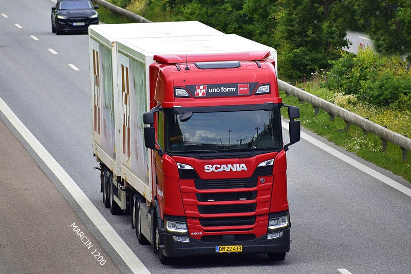 _DSC4672 UNO FORM-crop-SCANIA S460 NG.JPG