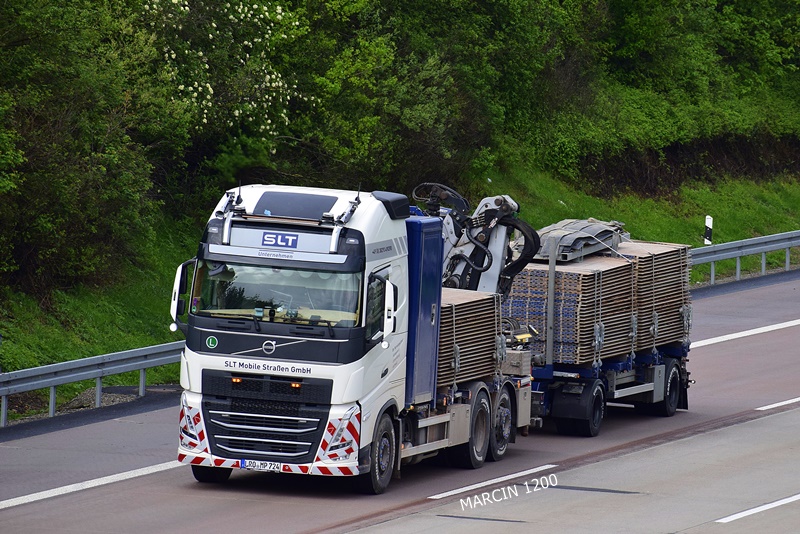 _DSC1114 SLT-crop-VOLVO FH V.JPG