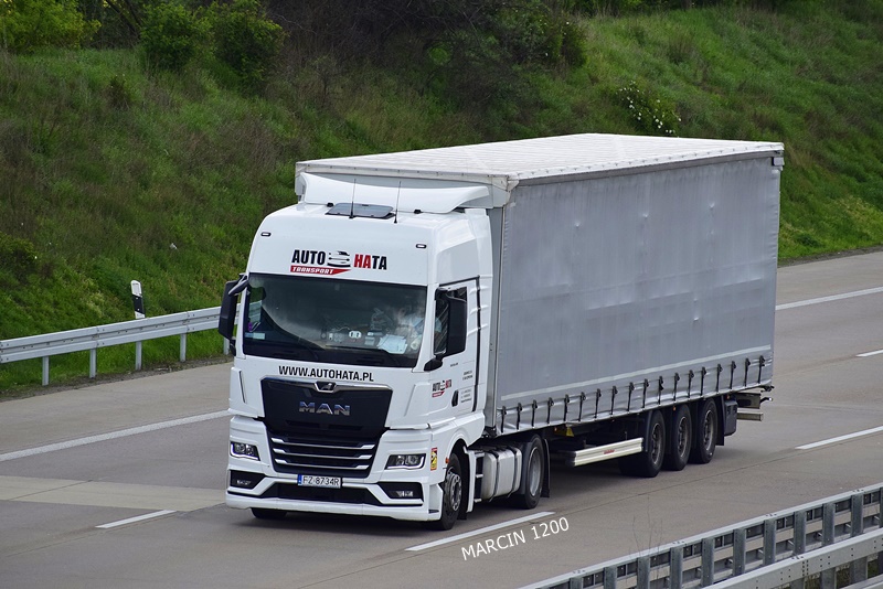 _DSC2024 AUTO HATA-crop-MAN TGX II.JPG