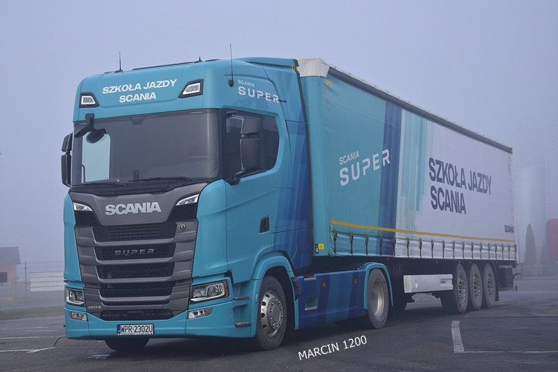 _DSC0834-crop-SZKOŁA JAZDY SCANIA-SCANIA S460 SUPER.JPG