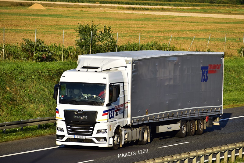 _DSC6720-crop-TSS TRANSPORT JANUSZ MAJDAK-MAN TGX II.JPG